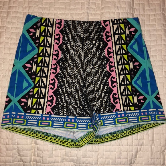 Flying Tomato Pants - Cute high waisted patterned shorts Very flattering